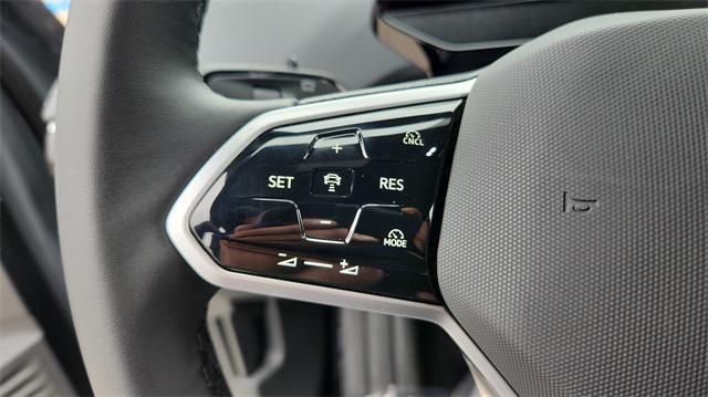 new 2025 Volkswagen ID.4 car, priced at $38,999