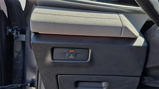 new 2025 Volkswagen Tiguan car, priced at $38,636