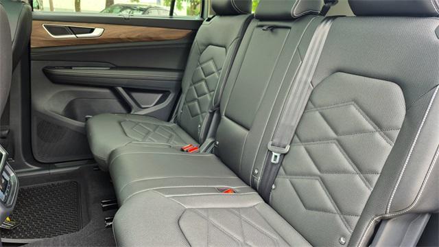new 2025 Volkswagen Atlas car, priced at $40,199