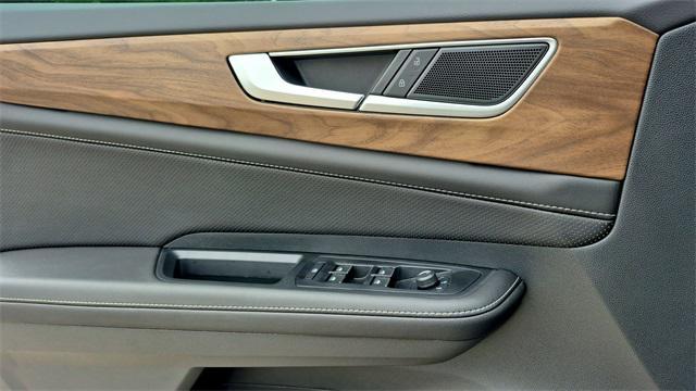 new 2025 Volkswagen Atlas car, priced at $40,199