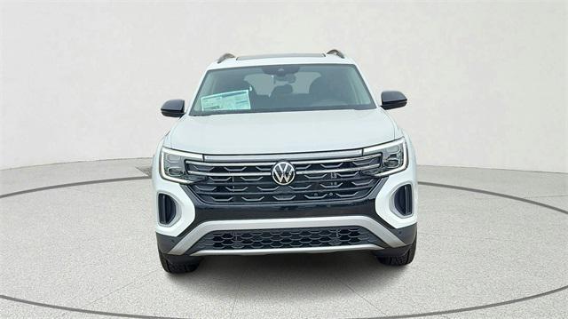 new 2025 Volkswagen Atlas car, priced at $48,999