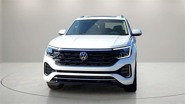 new 2025 Volkswagen Atlas car, priced at $52,348