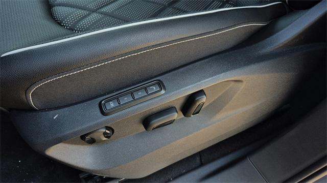 new 2025 Volkswagen Atlas car, priced at $52,811