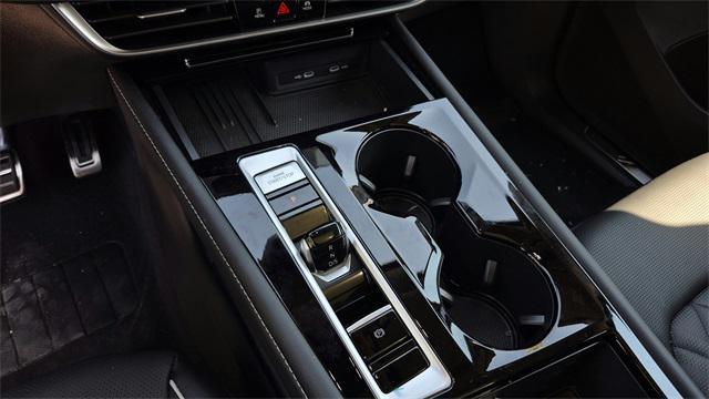 new 2025 Volkswagen Atlas car, priced at $52,811