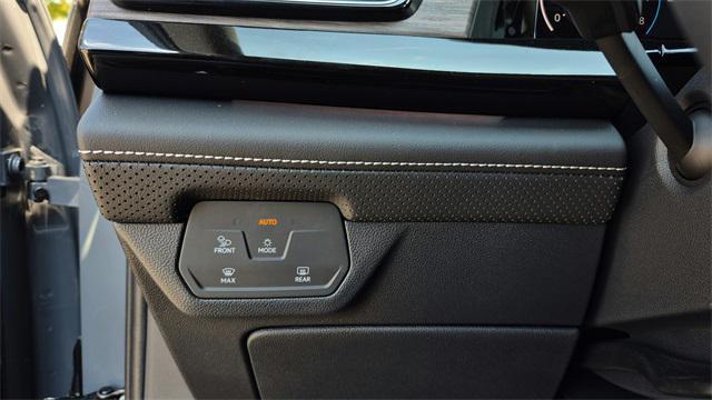 new 2025 Volkswagen Atlas car, priced at $52,811