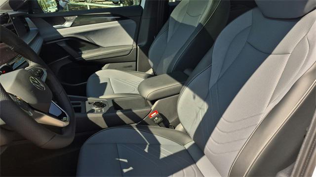 new 2025 Volkswagen Tiguan car, priced at $37,295