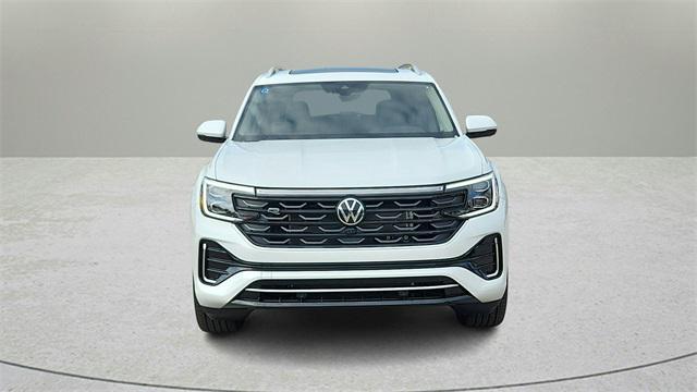 new 2025 Volkswagen Atlas car, priced at $52,946