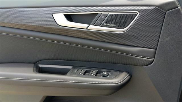 new 2025 Volkswagen Atlas Cross Sport car, priced at $52,049