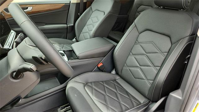 new 2025 Volkswagen Atlas car, priced at $40,423