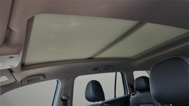 new 2025 Volkswagen Atlas car, priced at $42,999