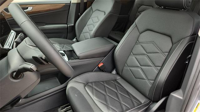 new 2025 Volkswagen Atlas car, priced at $42,999