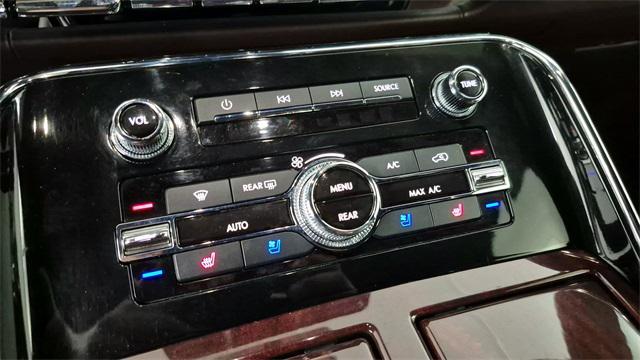 used 2019 Lincoln Navigator car, priced at $39,999