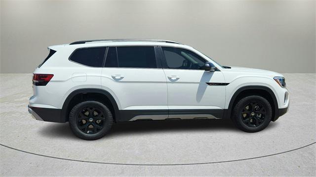 new 2025 Volkswagen Atlas car, priced at $44,999