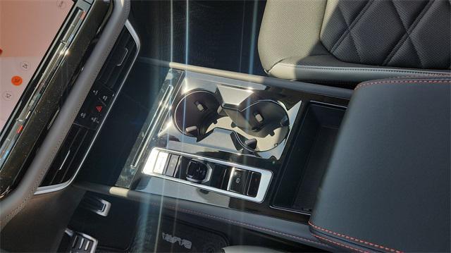 new 2025 Volkswagen Atlas car, priced at $44,999