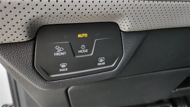 new 2025 Volkswagen Atlas car, priced at $42,299