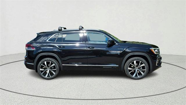 new 2026 Volkswagen Atlas Cross Sport car, priced at $55,931