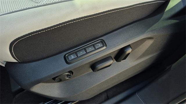 new 2026 Volkswagen Atlas Cross Sport car, priced at $55,931