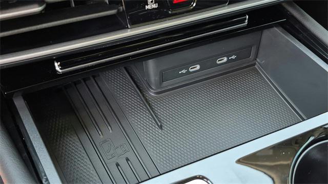 new 2025 Volkswagen Atlas car, priced at $45,576