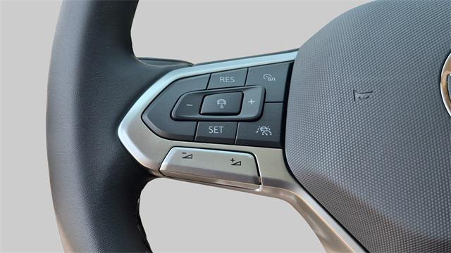 new 2025 Volkswagen Atlas car, priced at $45,576
