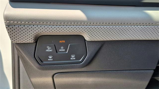 new 2025 Volkswagen Atlas car, priced at $45,576