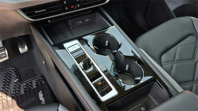 new 2025 Volkswagen Atlas car, priced at $45,576