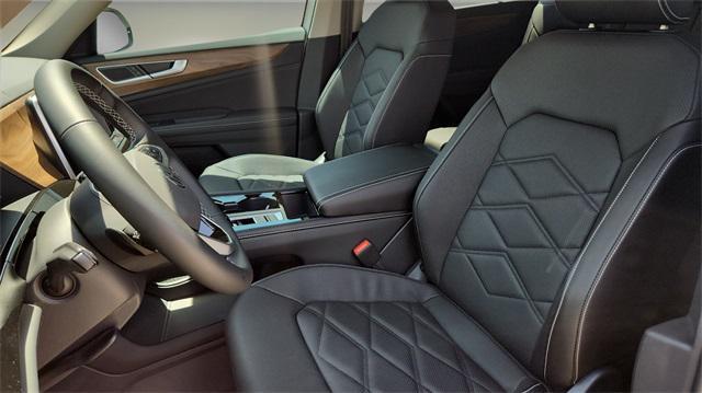 new 2025 Volkswagen Atlas car, priced at $40,999