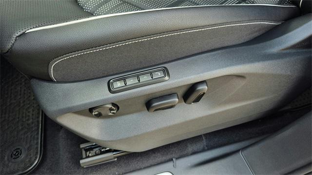 new 2025 Volkswagen Atlas car, priced at $52,811