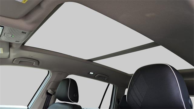 new 2025 Volkswagen Atlas car, priced at $52,811