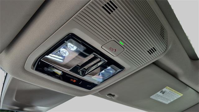 new 2025 Volkswagen Atlas car, priced at $52,811