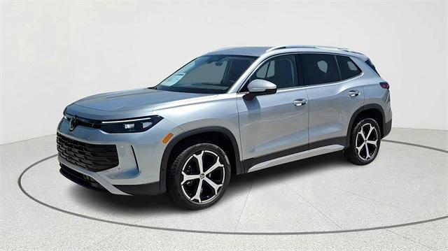new 2025 Volkswagen Tiguan car, priced at $33,680
