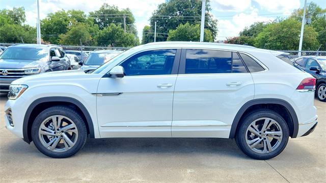 new 2024 Volkswagen Atlas Cross Sport car, priced at $47,361