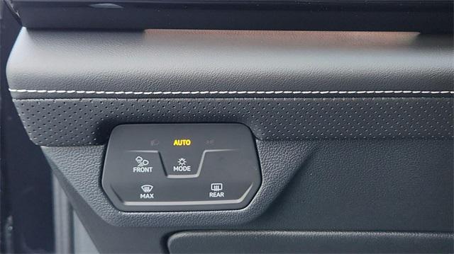 new 2025 Volkswagen Atlas car, priced at $50,999
