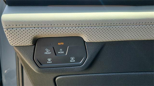 new 2025 Volkswagen Atlas car, priced at $44,699