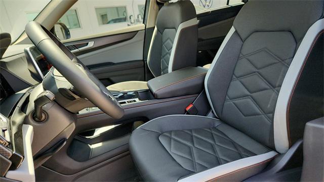 new 2025 Volkswagen Atlas car, priced at $44,699