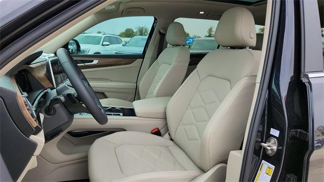 new 2025 Volkswagen Atlas car, priced at $44,307