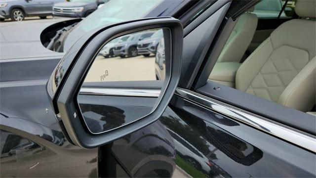 new 2025 Volkswagen Atlas car, priced at $44,307