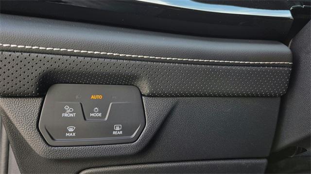 new 2026 Volkswagen Atlas Cross Sport car, priced at $47,651