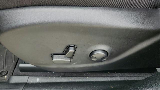 used 2022 Jeep Cherokee car, priced at $21,995