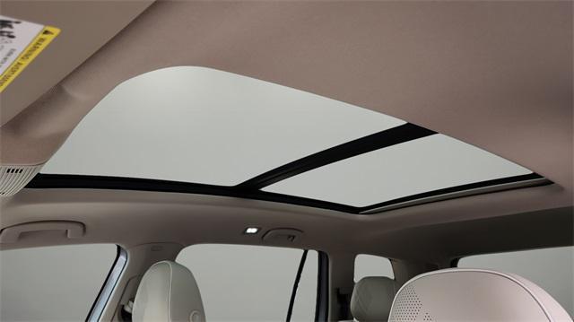 new 2025 Volkswagen Atlas car, priced at $50,499