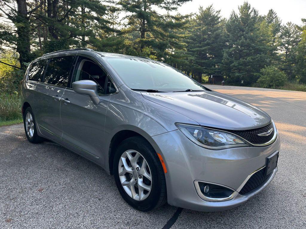 used 2017 Chrysler Pacifica car, priced at $12,996