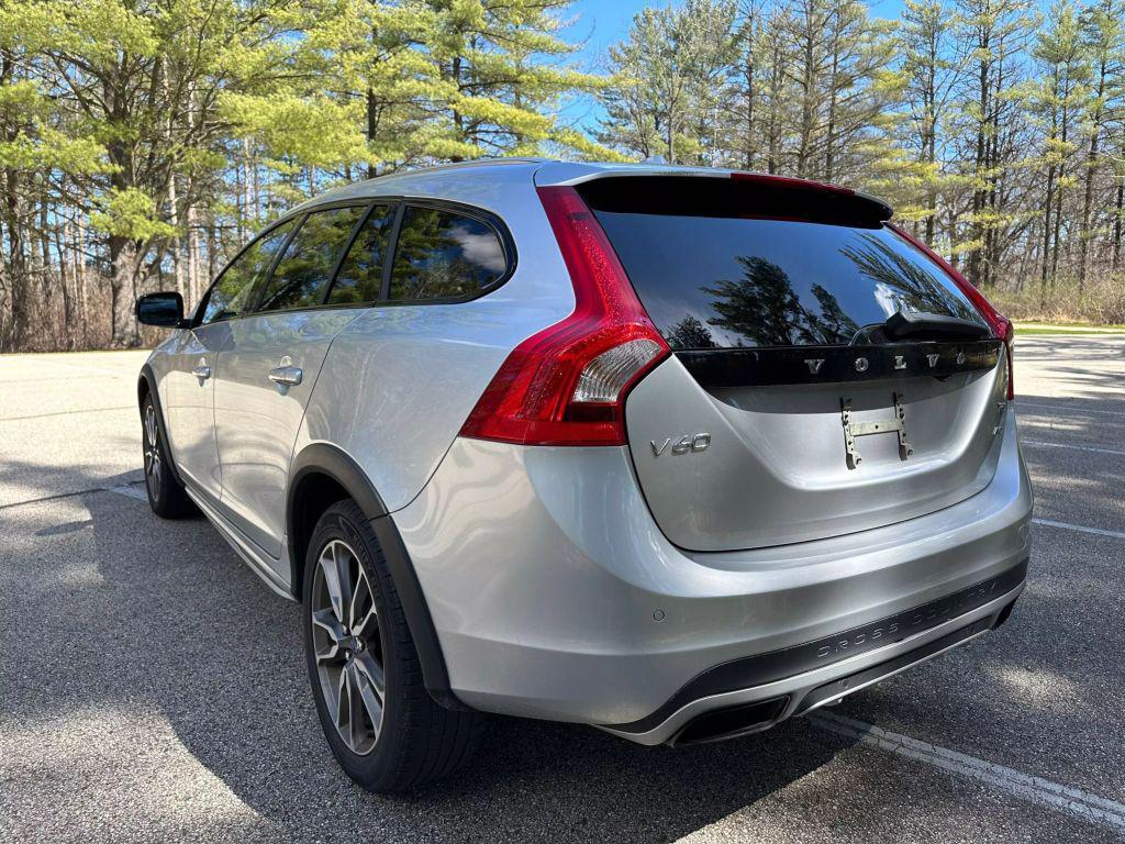 used 2015 Volvo V60 Cross Country car, priced at $10,181