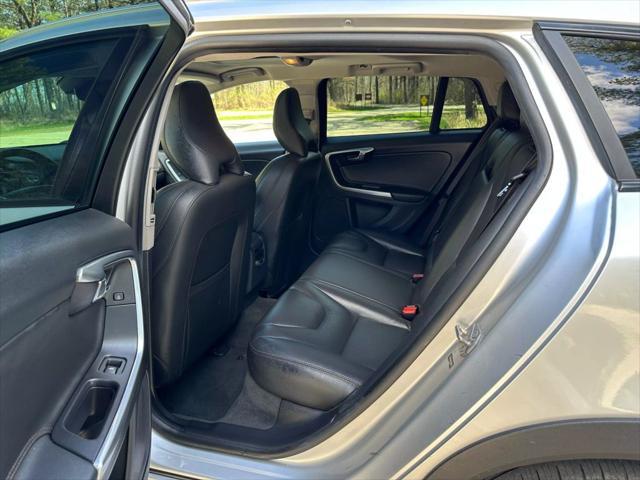 used 2015 Volvo V60 Cross Country car, priced at $11,699