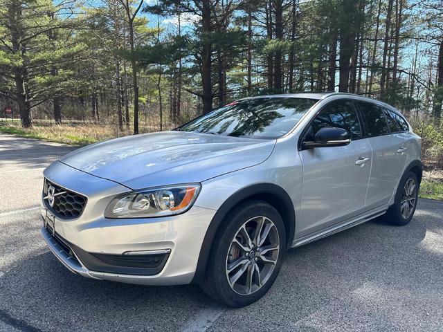 used 2015 Volvo V60 Cross Country car, priced at $11,891