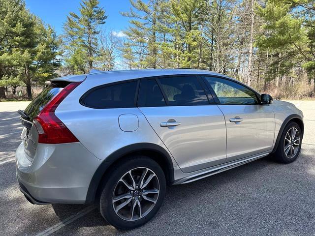 used 2015 Volvo V60 Cross Country car, priced at $11,891