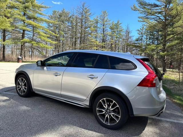 used 2015 Volvo V60 Cross Country car, priced at $11,891