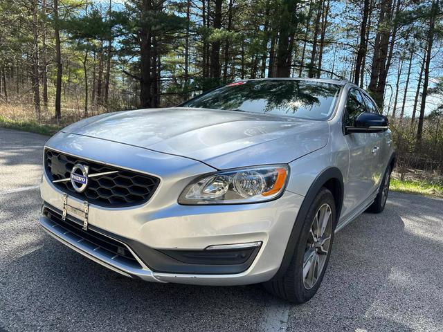 used 2015 Volvo V60 Cross Country car, priced at $11,891