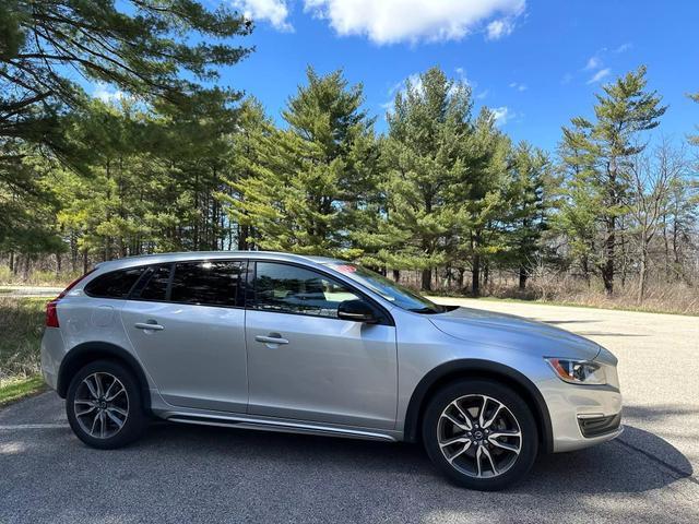 used 2015 Volvo V60 Cross Country car, priced at $11,891