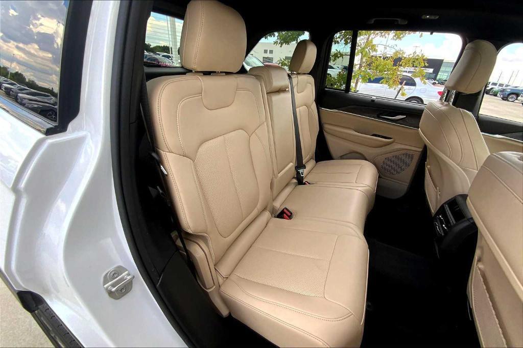 used 2023 Jeep Grand Cherokee car, priced at $28,900