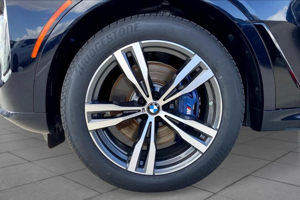 new 2025 BMW X7 car, priced at $95,640