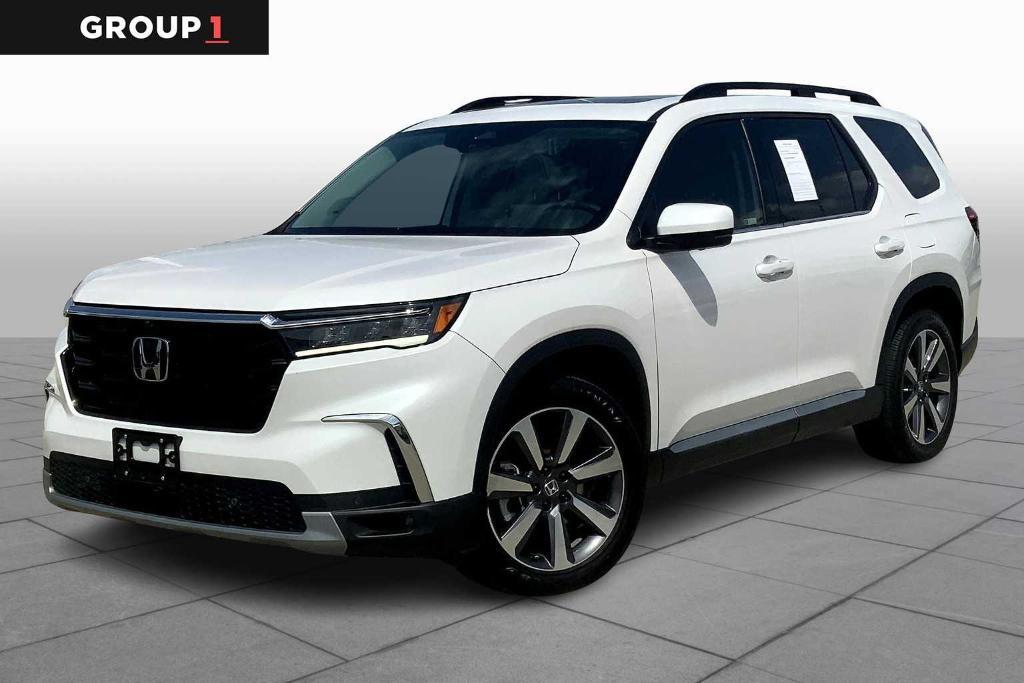 used 2025 Honda Pilot car, priced at $45,900